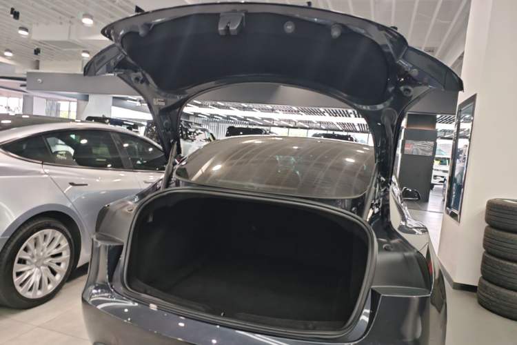 Used Tesla Model 3 2025 Rear-Wheel-Drive Version Trunk