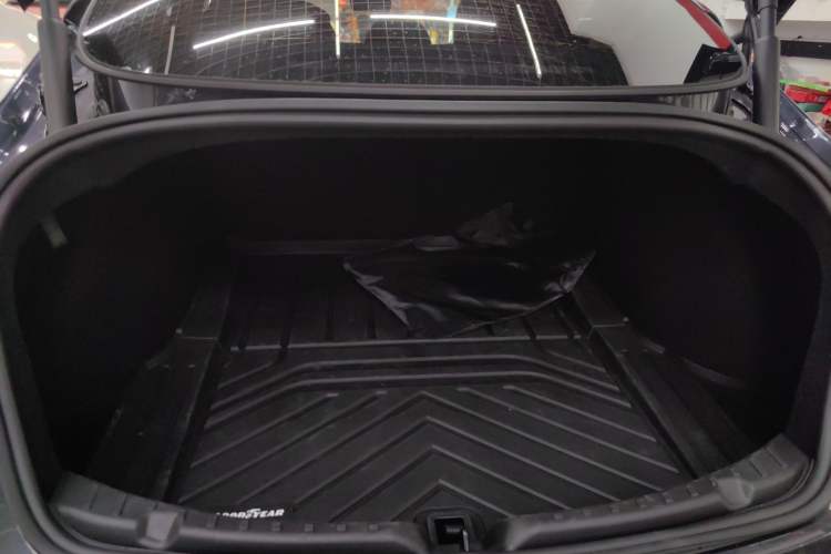 Used Tesla Model 3 2025 Rear-Wheel-Drive Version Trunk
