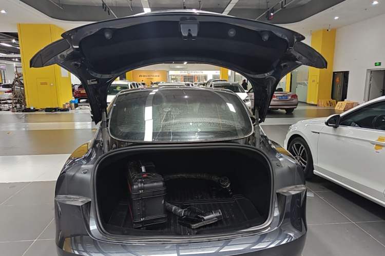 Used Tesla Model 3 2025 Rear-Wheel-Drive Version Trunk