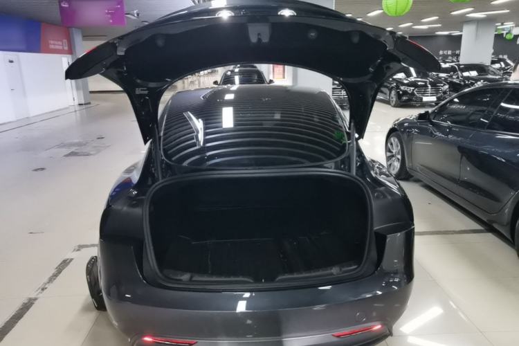Used Tesla Model 3 2025 Rear-Wheel-Drive Version Trunk