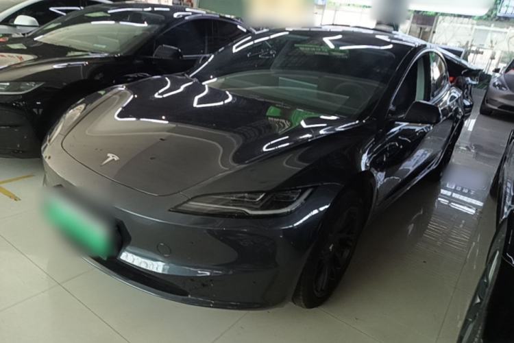 Tesla Model 3 2025 Rear-Wheel-Drive Version