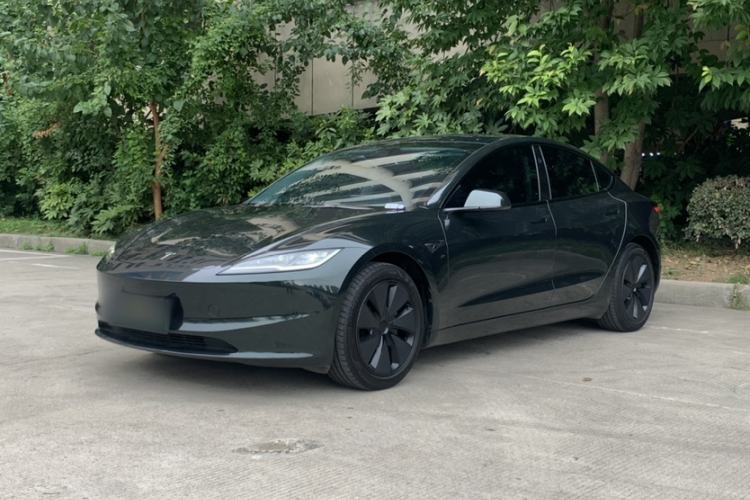 Tesla Model 3 2025 Rear-Wheel-Drive Version