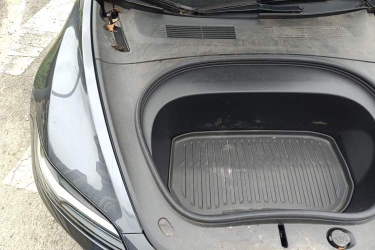 Used Tesla Model 3 2025 Rear-Wheel-Drive Version Engine Bay Right