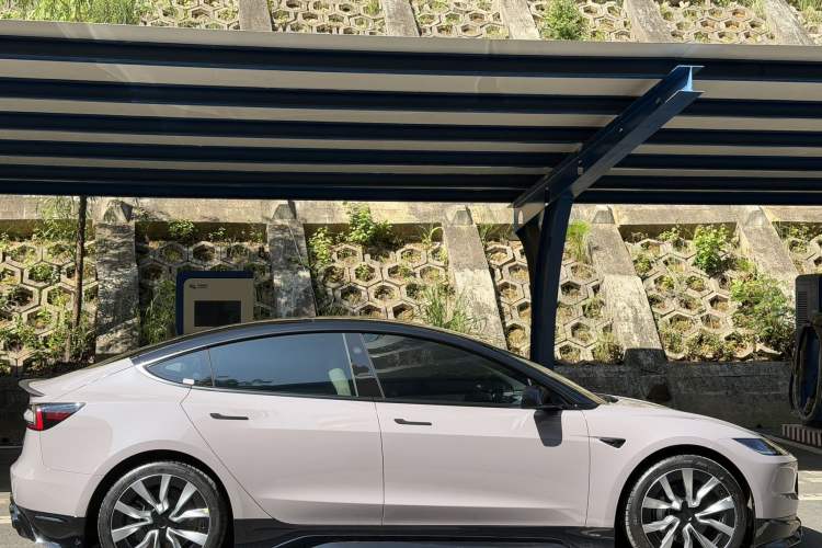 Used Tesla Model 3 2025 Model Revised Long-Range All-Wheel-Drive Version Exterior 6
