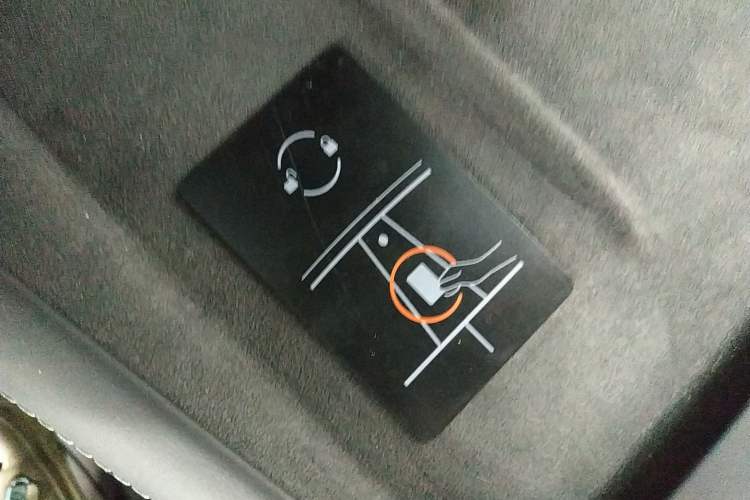 Used Tesla Model 3 2025 Rear-Wheel-Drive Version Interior 1