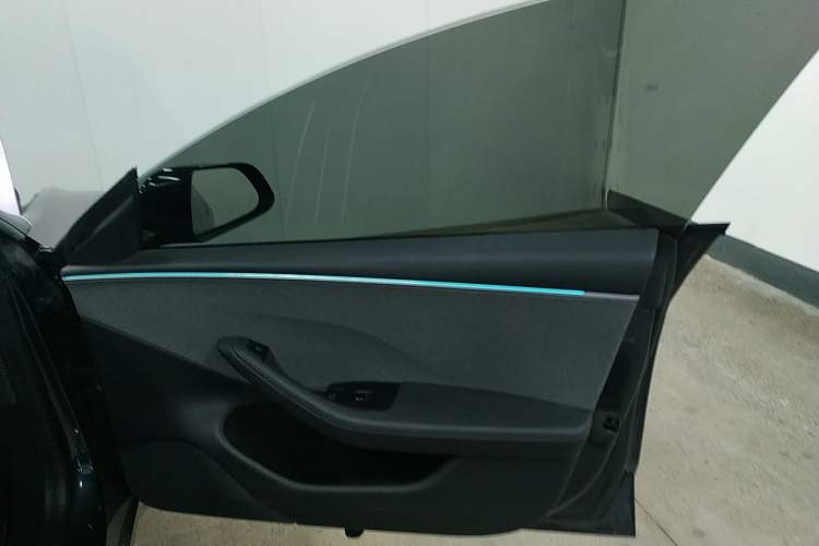 Used Tesla Model 3 2025 Rear-Wheel-Drive Version Interior 5