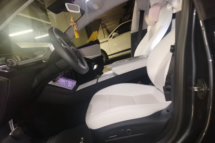 Used Tesla Model 3 2025 Rear-Wheel-Drive Version Left Front Seat