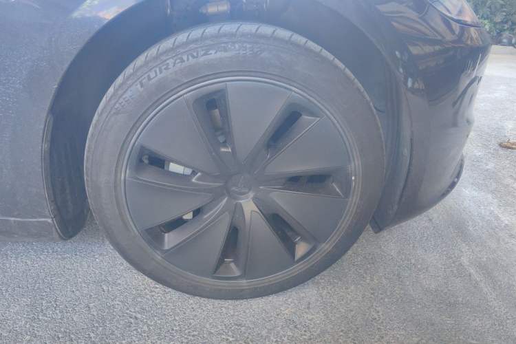 Used Tesla Model 3 2025 Rear-Wheel-Drive Version Right Front Wheel Hub