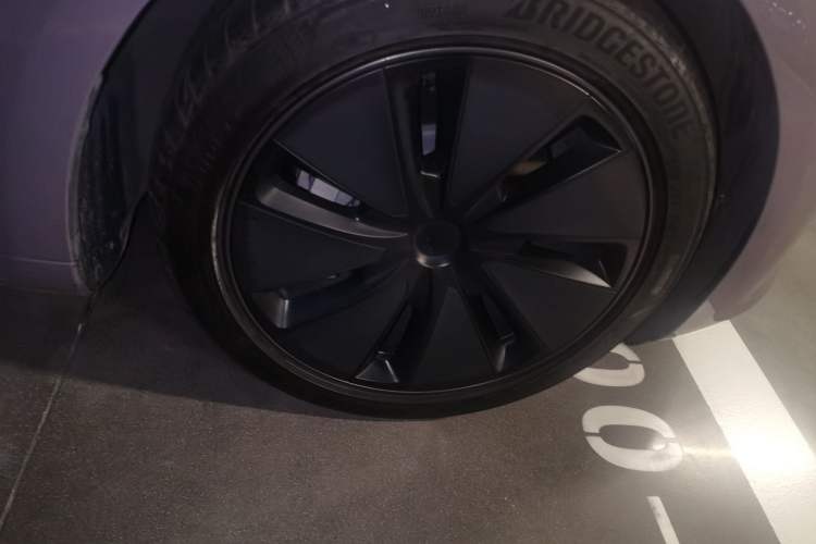 Used Tesla Model 3 2025 Rear-Wheel-Drive Version Right Front Wheel Hub