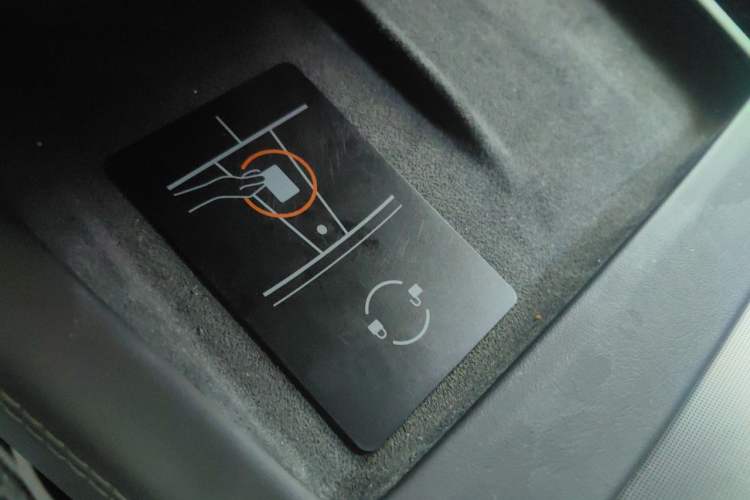 Used Tesla Model 3 2025 Rear-Wheel-Drive Version Vehicle Key
