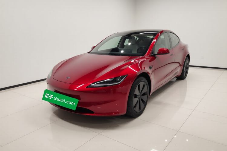 Tesla Model 3 2025 Rear-Wheel-Drive Version