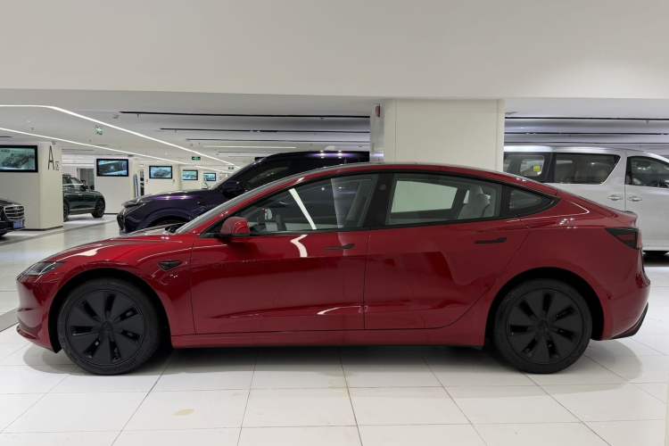 Used Tesla Model 3 2025 Rear-Wheel-Drive Version Exterior 3