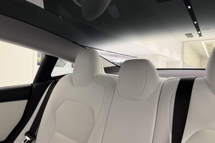 Used Tesla Model 3 2025 Rear-Wheel-Drive Version Interior 4
