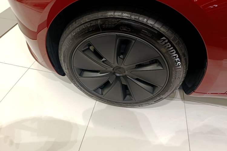 Used Tesla Model 3 2025 Rear-Wheel-Drive Version Left Front Wheel Hub