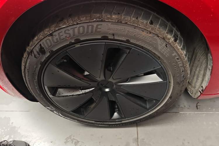 Used Tesla Model 3 2025 Model Revised Rear-Wheel-Drive Version Left Front Wheel Hub