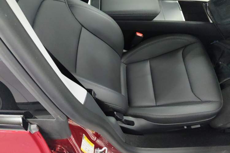 Used Tesla Model 3 2025 Rear-Wheel-Drive Version Right Front Seat