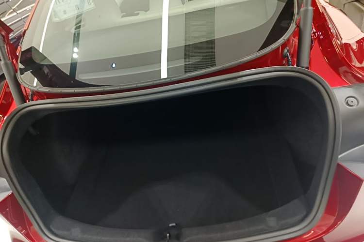 Used Tesla Model 3 2025 Rear-Wheel-Drive Version Trunk
