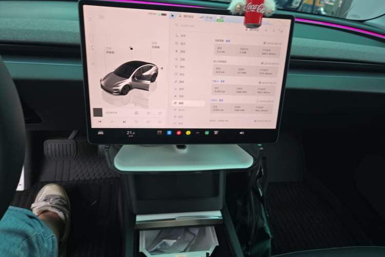 Used Tesla Model 3 2025 Rear-Wheel-Drive Version Audio And AC Panel