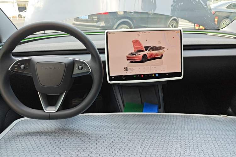 Used Tesla Model 3 2025 Model Revised Rear-Wheel-Drive Version Center Console