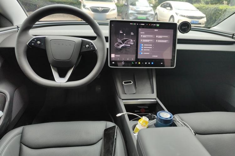 Used Tesla Model 3 2025 Model Revised Long-Range Rear-Wheel-Drive Version Center Console