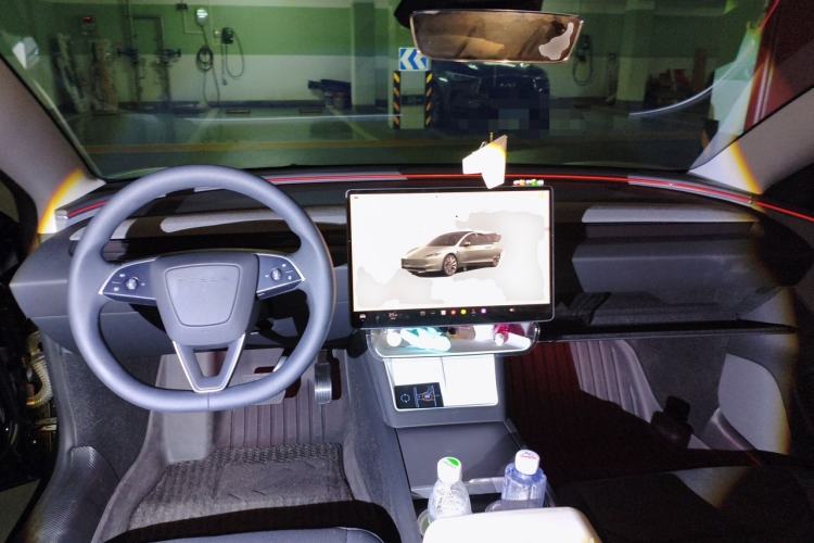 Used Tesla Model 3 2025 Model Revised Rear-Wheel-Drive Version Center Console