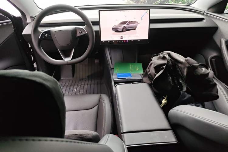 Used Tesla Model 3 2025 Model Long-Range Rear-Wheel-Drive Version Center Console