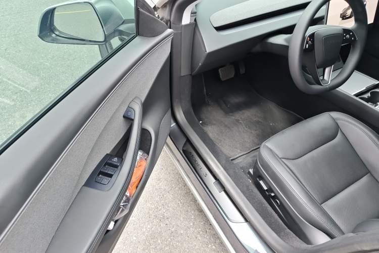 Used Tesla Model 3 2025 Rear-Wheel-Drive Version Driver Seat