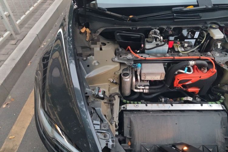 Used Tesla Model 3 2025 Rear-Wheel-Drive Version Engine Bay Right