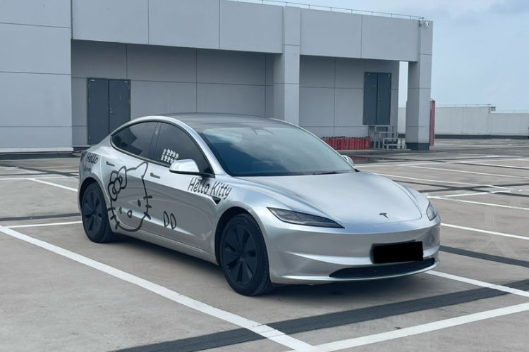 Used Tesla Model 3 2025 Rear-Wheel-Drive Version Exterior 2
