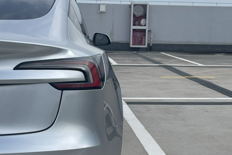 Used Tesla Model 3 2025 Rear-Wheel-Drive Version Exterior 6