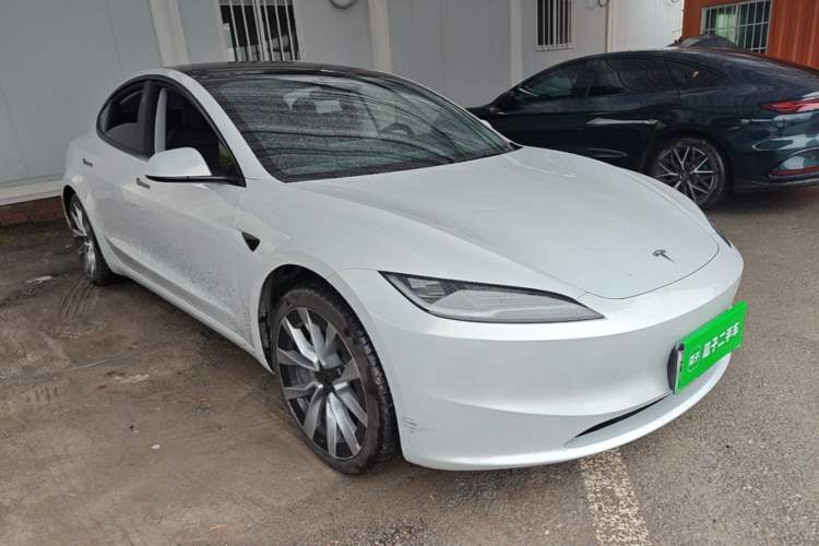 Used Tesla Model 3 2025 Rear-Wheel-Drive Version Front Right 45 Deg