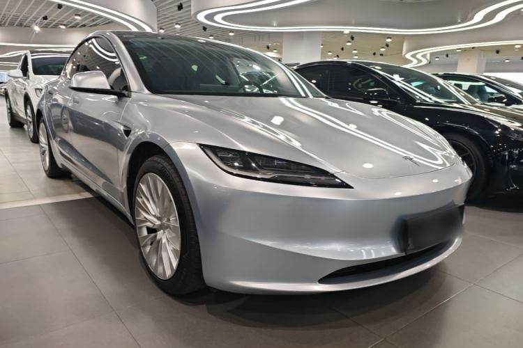 Used Tesla Model 3 2025 Rear-Wheel-Drive Version Front Right 45 Deg