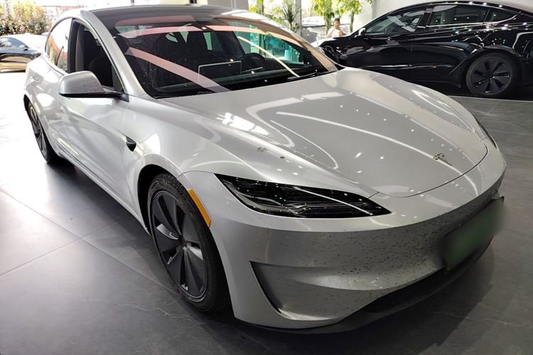 Used Tesla Model 3 2025 Rear-Wheel-Drive Version Front Right 45 Deg