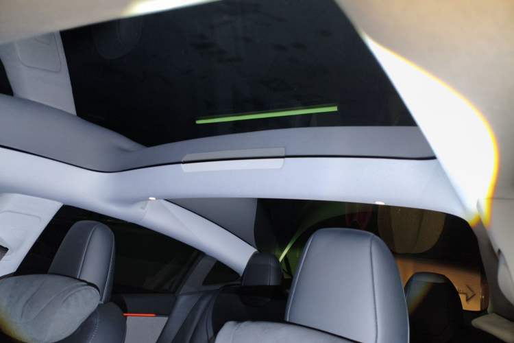 Used Tesla Model 3 2025 Model Revised Rear-Wheel-Drive Version Headliner