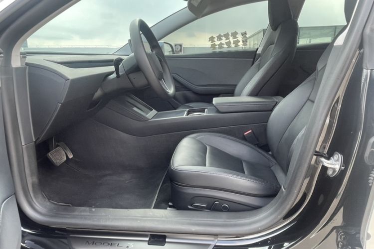 Used Tesla Model 3 2025 Rear-Wheel-Drive Version Interior 3