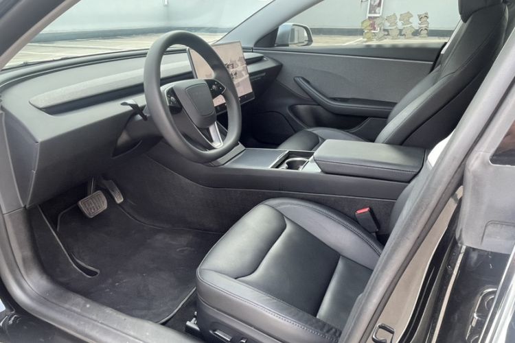 Used Tesla Model 3 2025 Rear-Wheel-Drive Version Interior 4