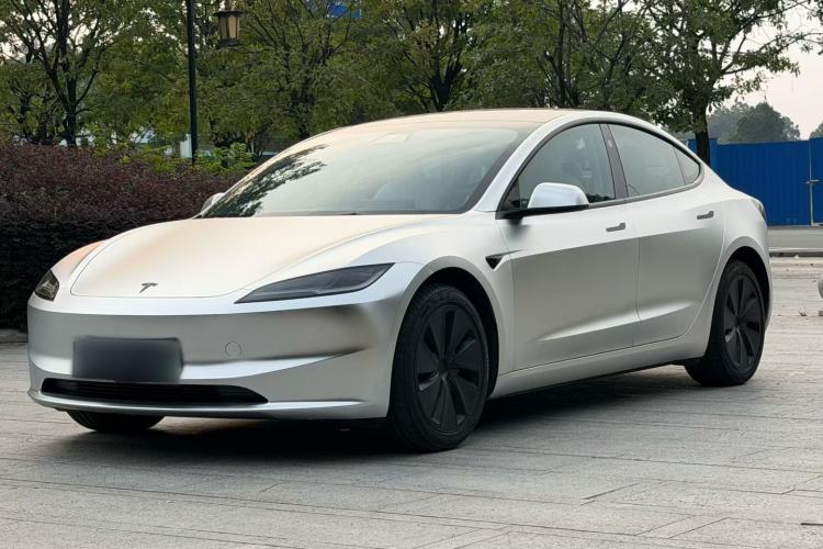 Tesla Model 3 2025 Rear-Wheel-Drive Version