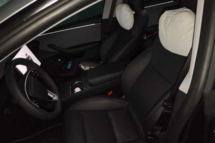 Used Tesla Model 3 2025 Rear-Wheel-Drive Version Left Front Seat