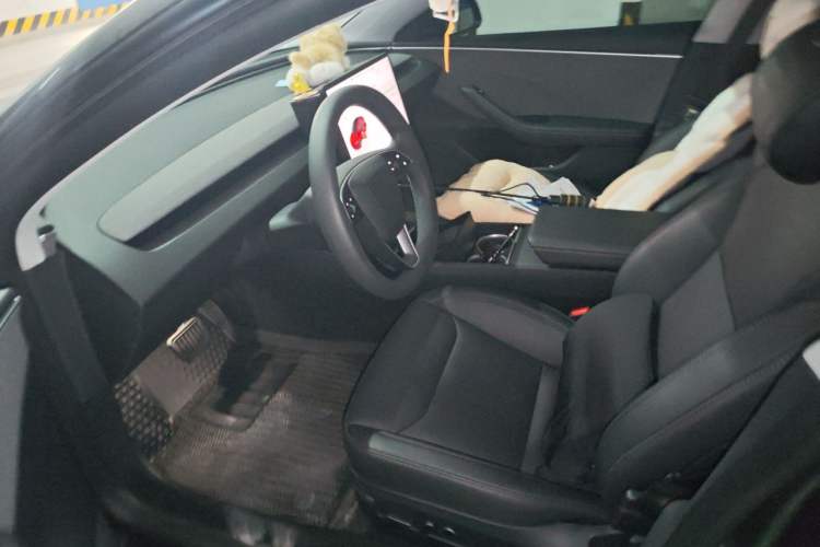 Used Tesla Model 3 2025 Rear-Wheel-Drive Version Left Front Seat