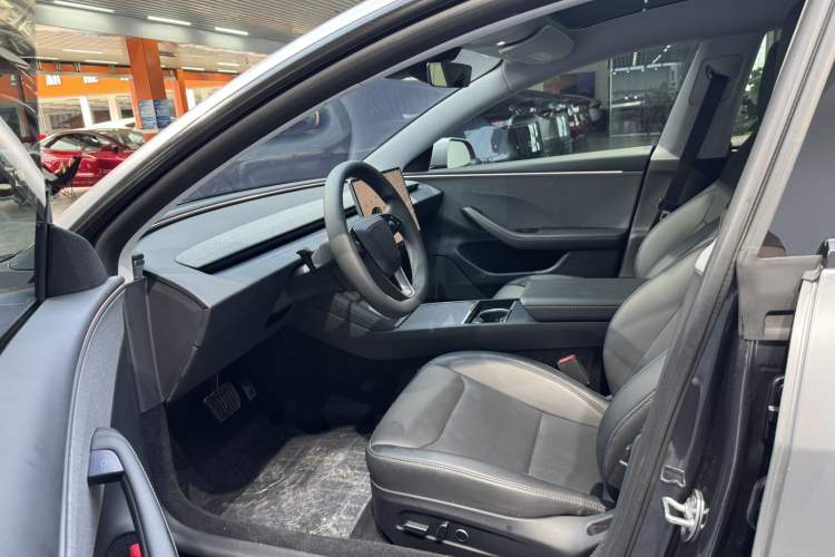 Used Tesla Model 3 2025 Rear-Wheel-Drive Version Left Front Seat