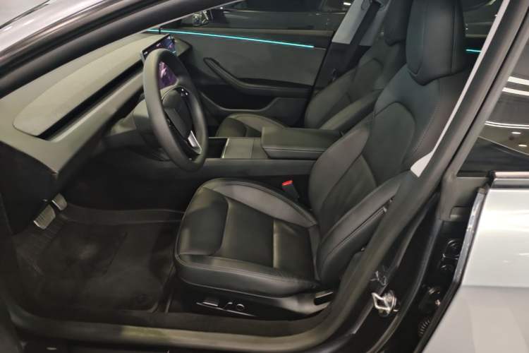 Used Tesla Model 3 2025 Rear-Wheel-Drive Version Left Front Seat