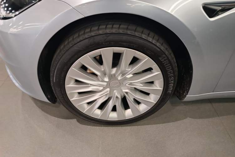 Used Tesla Model 3 2025 Rear-Wheel-Drive Version Left Front Wheel Hub