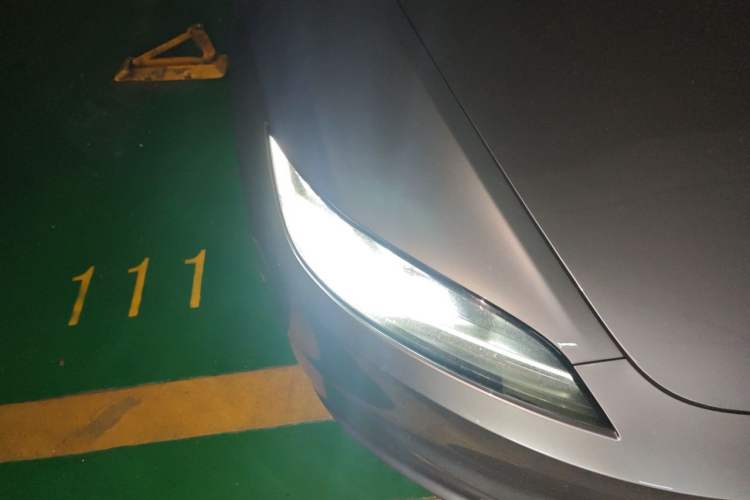 Used Tesla Model 3 2025 Rear-Wheel-Drive Version Right Front Headlight