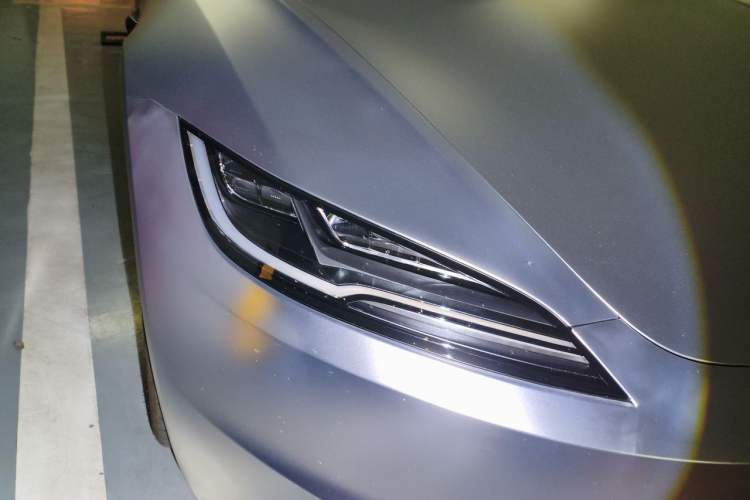Used Tesla Model 3 2025 Model Revised Rear-Wheel-Drive Version Right Front Headlight