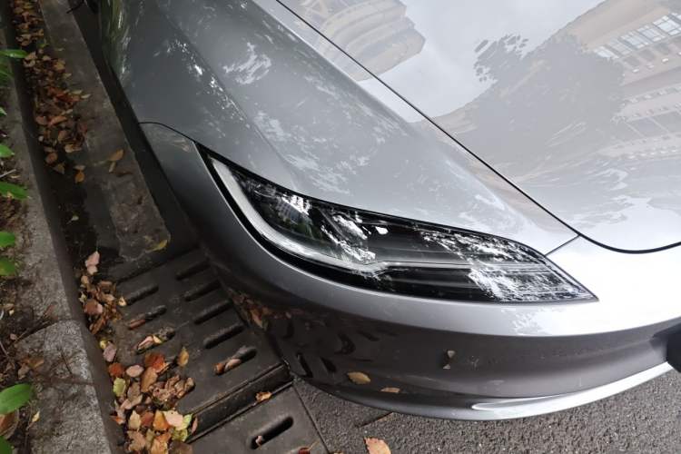 Used Tesla Model 3 2025 Model Long-Range Rear-Wheel-Drive Version Right Front Headlight
