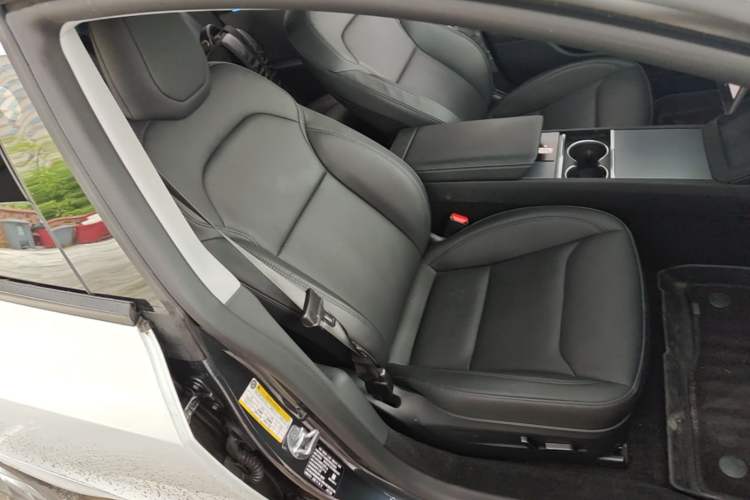 Used Tesla Model 3 2025 Rear-Wheel-Drive Version Right Front Seat