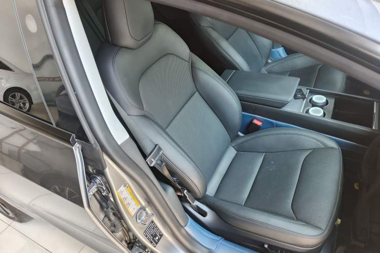 Used Tesla Model 3 2025 Rear-Wheel-Drive Version Right Front Seat