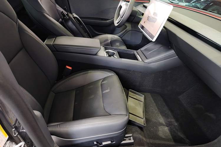 Used Tesla Model 3 2025 Rear-Wheel-Drive Version Right Front Seat