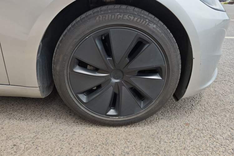 Used Tesla Model 3 2025 Rear-Wheel-Drive Version Right Front Wheel Hub