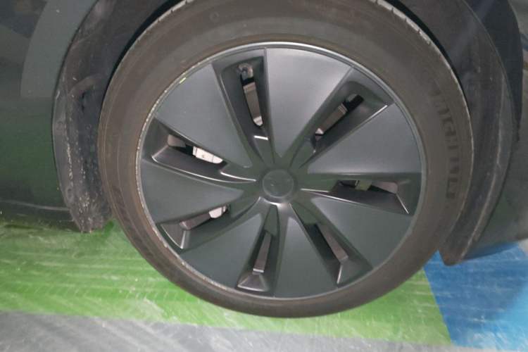 Used Tesla Model 3 2025 Rear-Wheel-Drive Version Right Front Wheel Hub